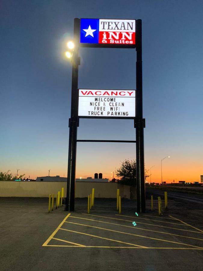 Texan Inn And Suites 莫纳汉斯 外观 照片