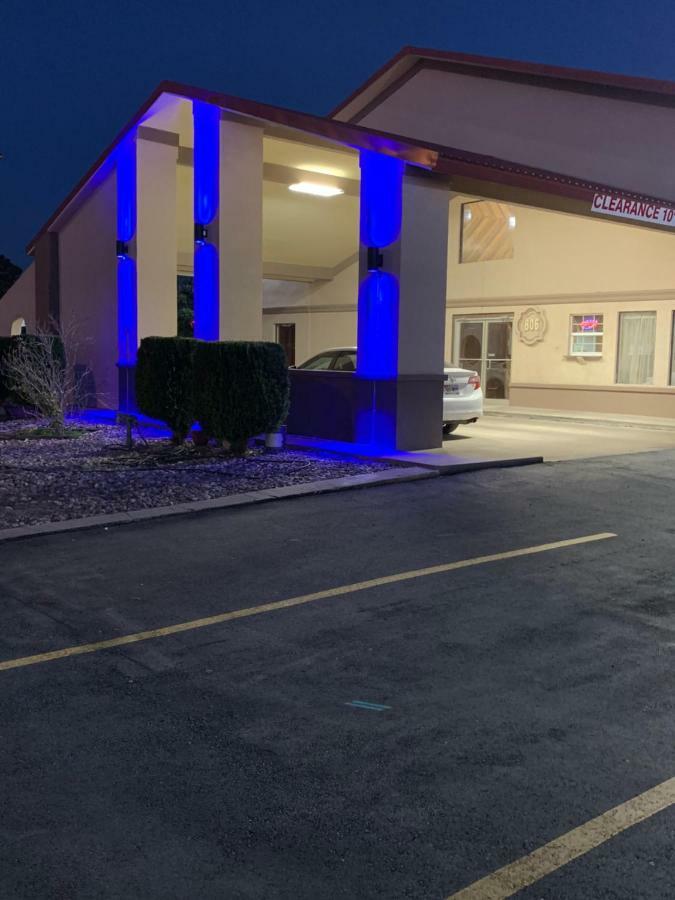 Texan Inn And Suites 莫纳汉斯 外观 照片